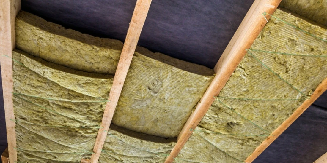 Structure en bois massif avec assemblages de charpente traditionnelle
