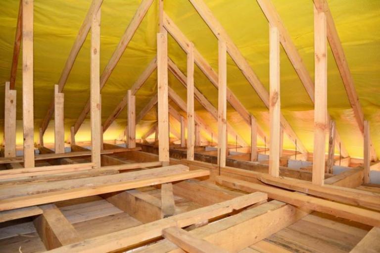 Charpentier couvreur à Beinheim, expertise double pour votre habitat